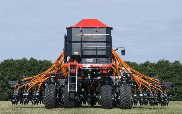 Fertilizadora BTI Agri RB 3200A Fertilizadora BTI Agri RB 3200A